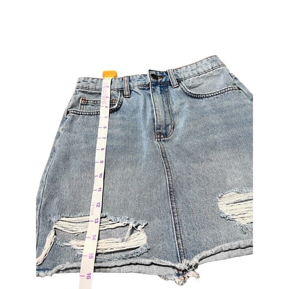 Billabong x sincerely jules denim  Form Fit Cut  women's size 25 Light Wash Skit - Picture 2 of 5